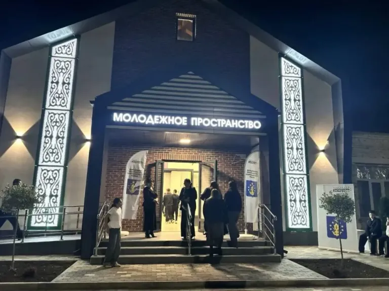 В ауле Мамхег открыли молодёжный центр площадью 280 кв. м