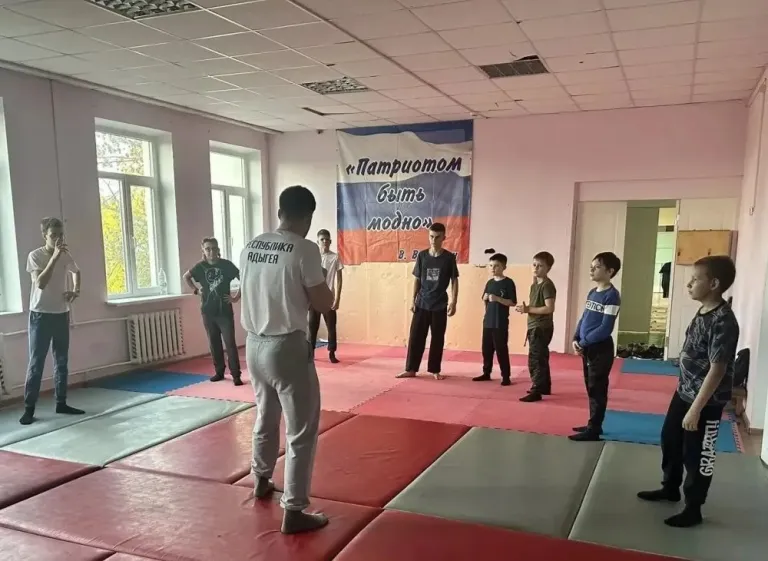 Ветераны СВО провели мастер-классы для курсантов клуба «Вертикаль»